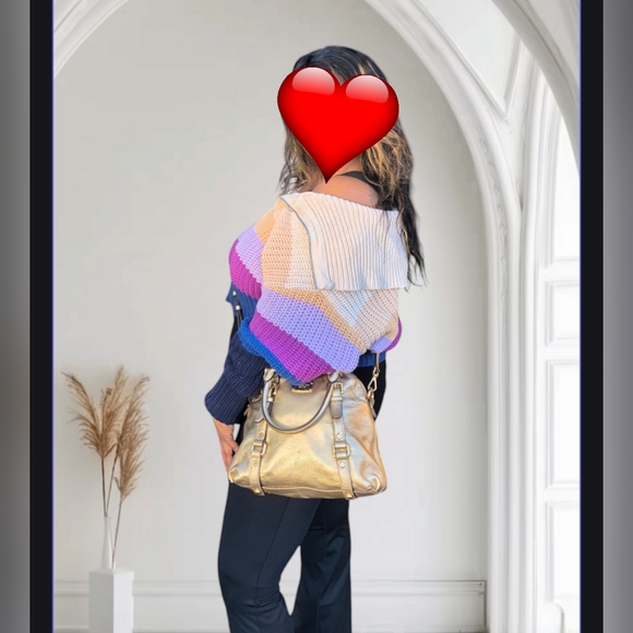 Michael Kors gold purse - Picture 2 of 8